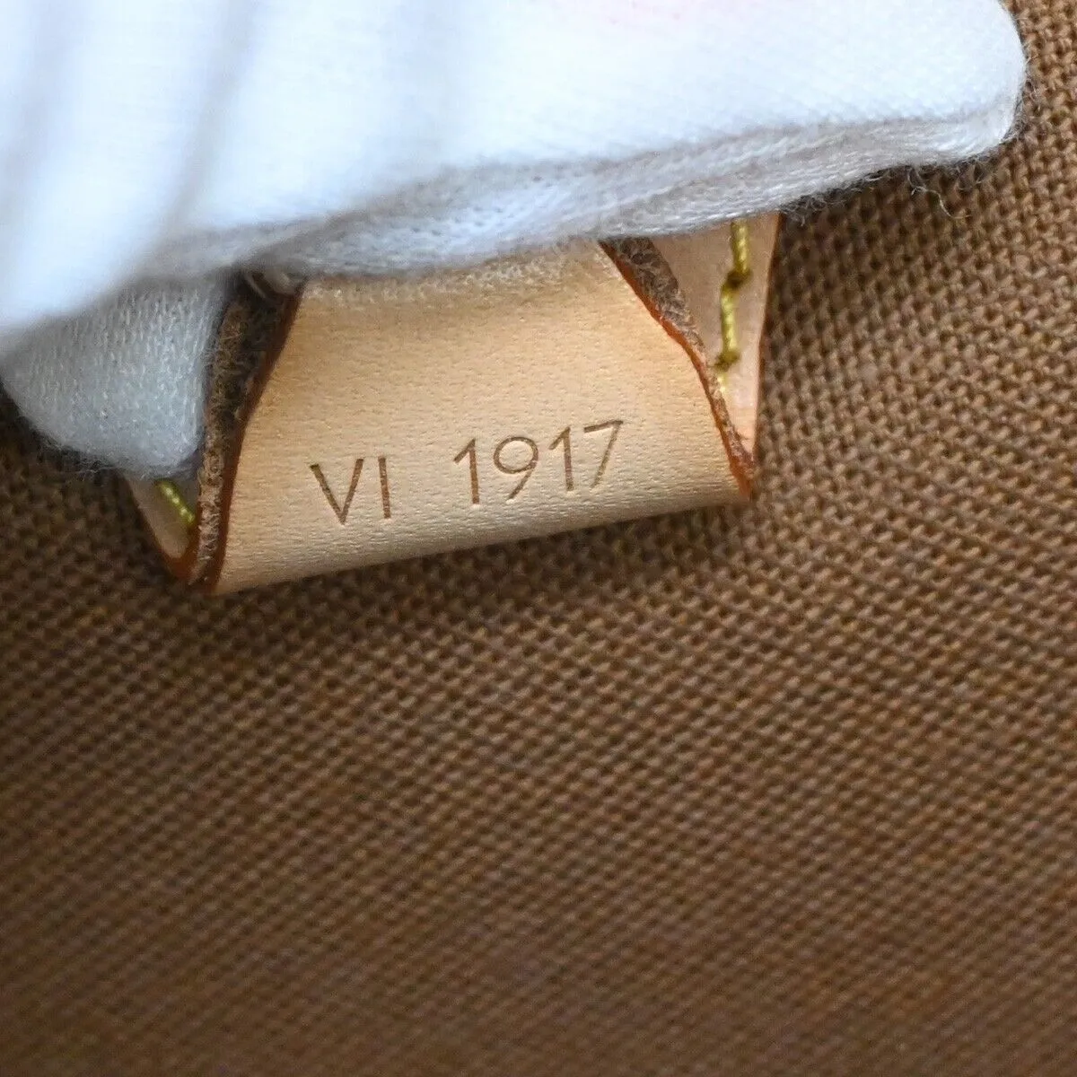 Louis Vuitton Ellipse  Canvas Shoulder Bag ()