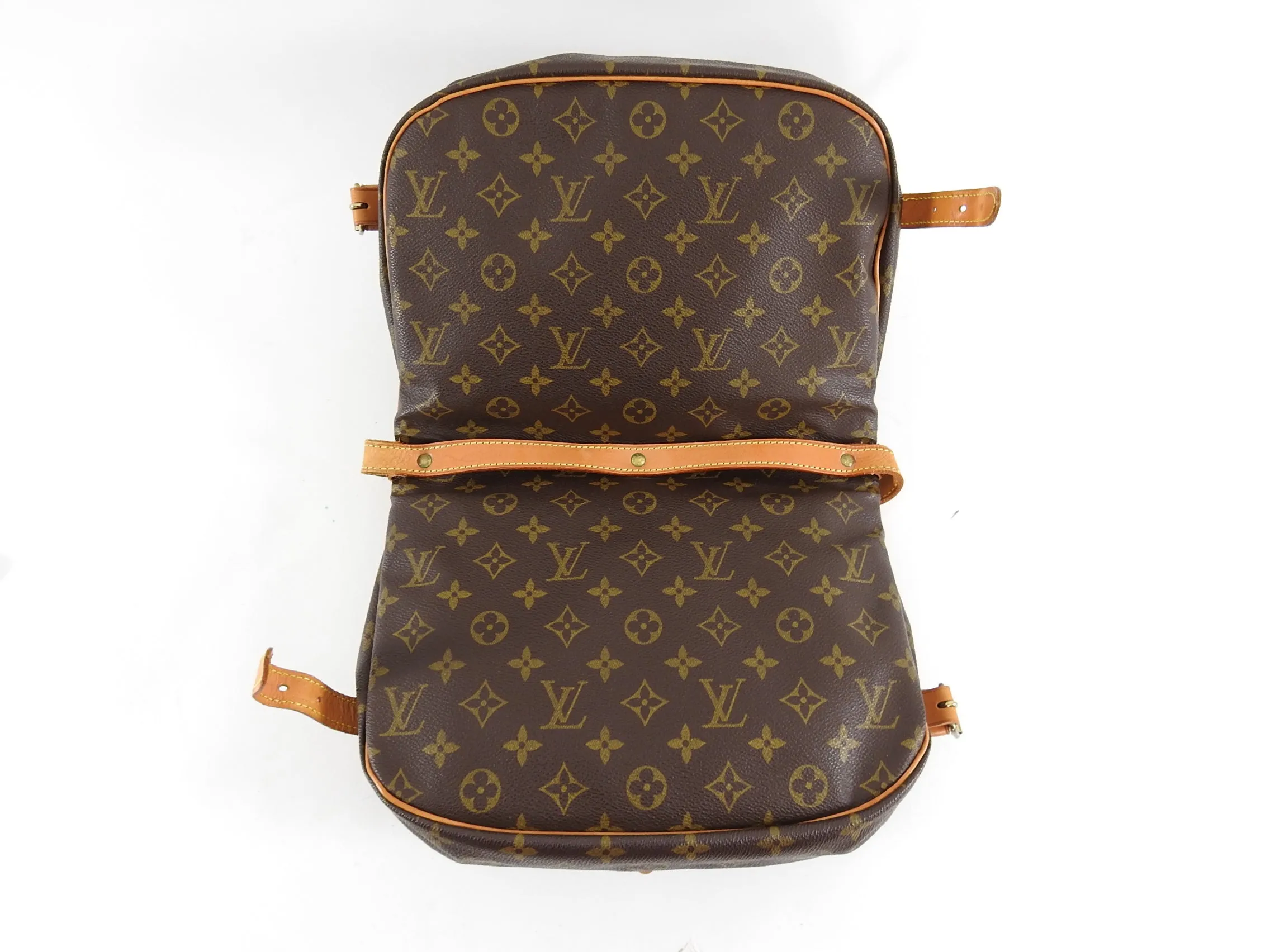 Louis Vuitton Monogram Saumur 30 Crossbody Bag